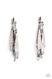 Paparazzi Earring - Pursuing The Plumes - Black