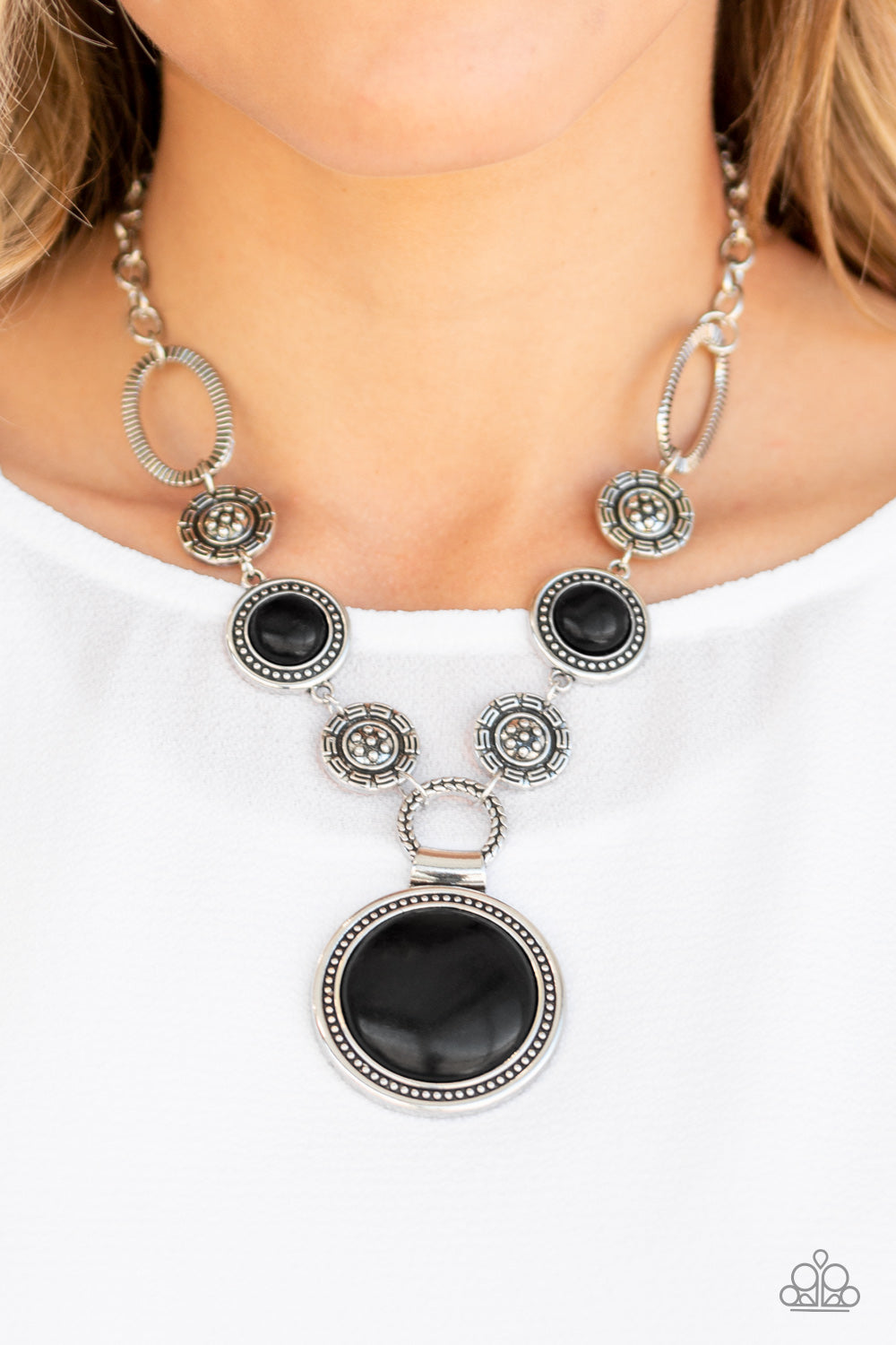 Paparazzi Necklace - Sedona Drama - Black