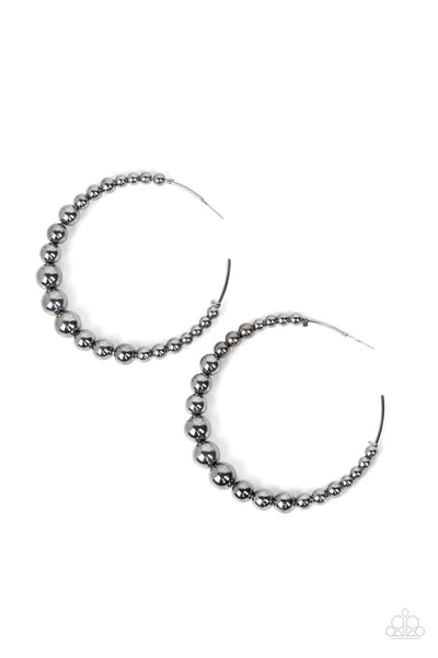 Paparazzi Earrings - Show Off Your Curves - Black