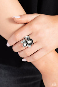 Paparazzi Ring - Fine-BLOOMING - White