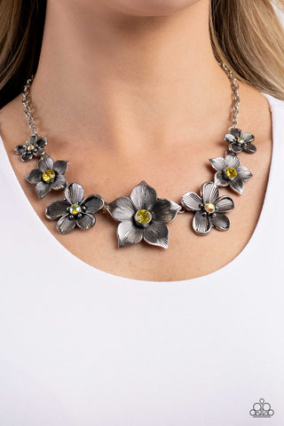 Paparazzi Necklace - Free FLORAL - Yellow