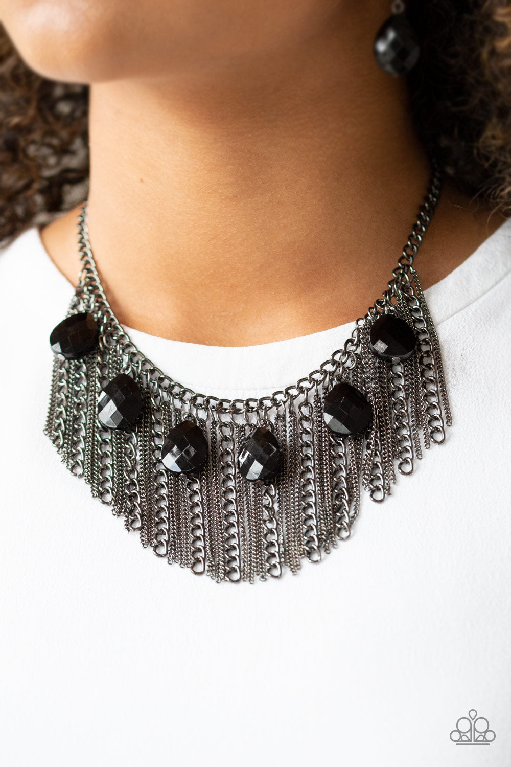 Paparazzi Necklace - Vixen Conviction - Black