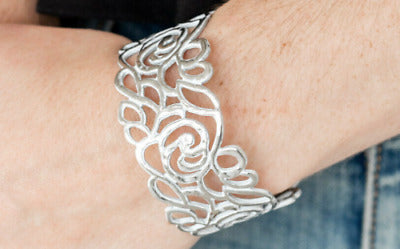 Paparazzi Bracelet - Victorian Garden - White