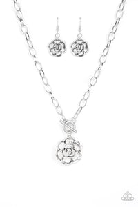 Paparazzi Necklace - Beautifully In Bloom - Silver