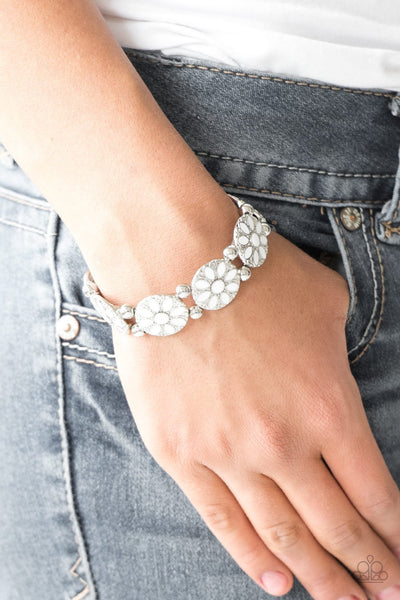 Paparazzi Bracelet - Dancing Dahlias - White