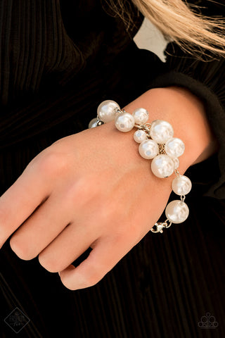 Paparazzi Bracelet - Girls In Pearls - White