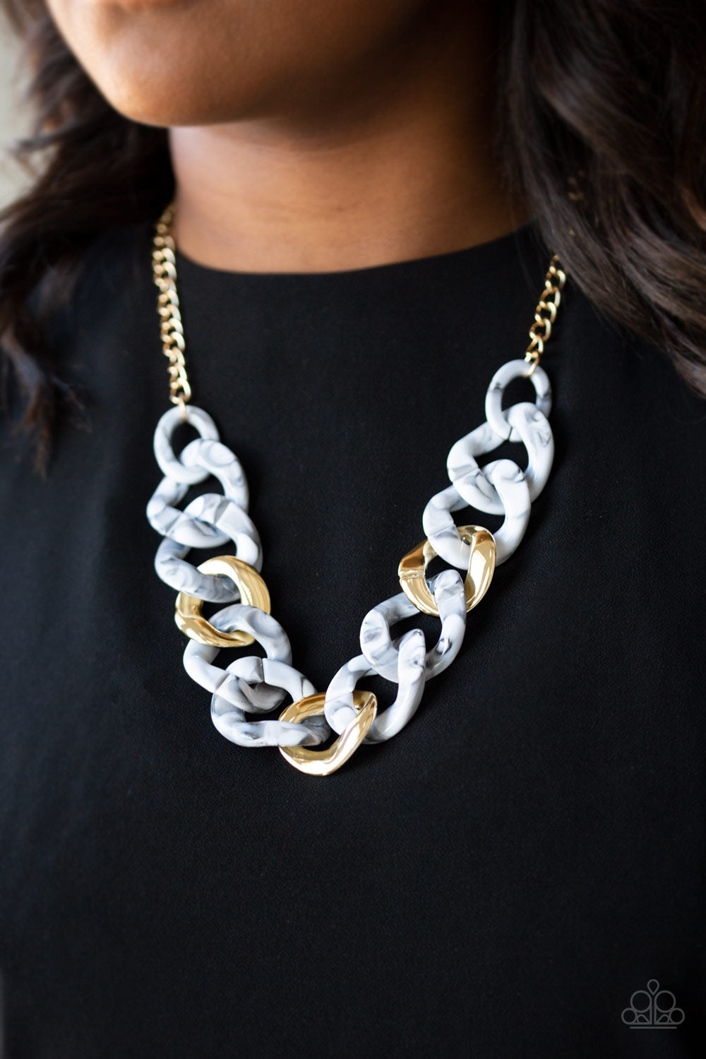 Paparazzi Necklace - I Have A Haute Date - White Gold