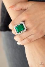 Paparazzi Ring - Deluxe Decadence - Green