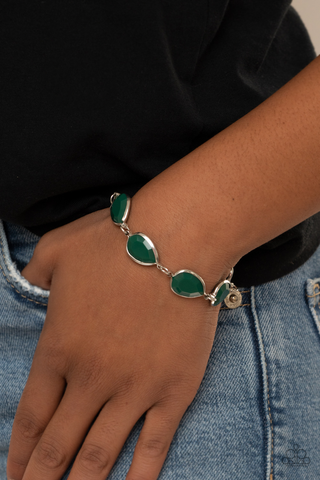 Paparazzi Bracelet - REIGNy Days - Green