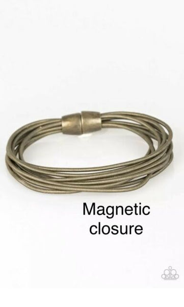 Paparazzi Bracelet - Mainstream Maverick - Brass Magnetic