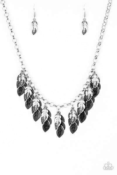 Paparazzi Necklace - Rule the Roost - Black