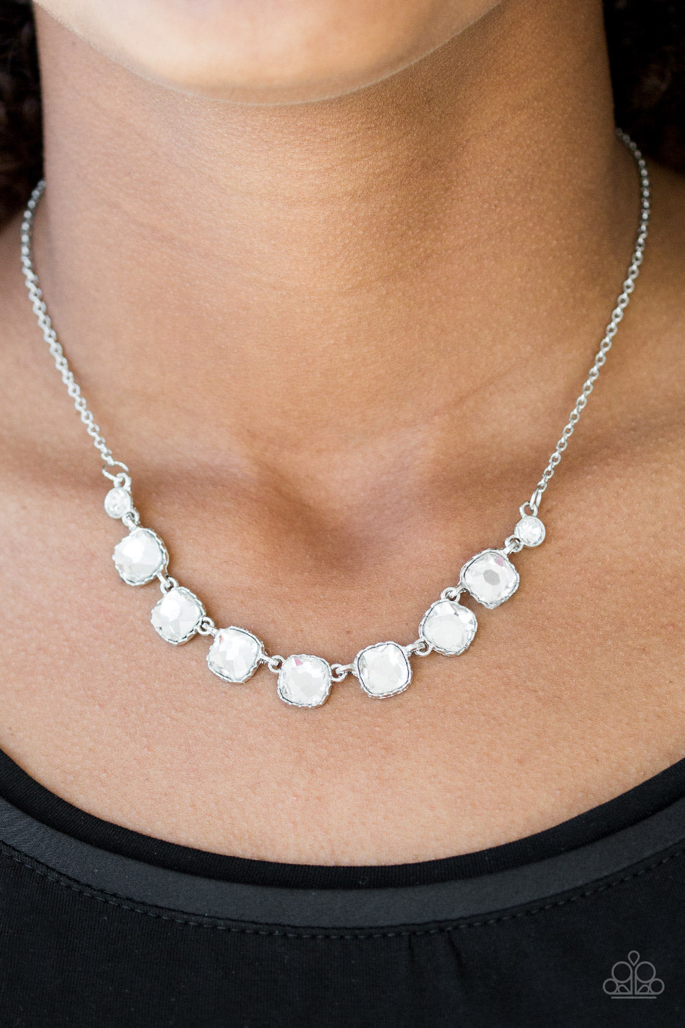 Paparazzi Necklace - Deluxe Luxe - White