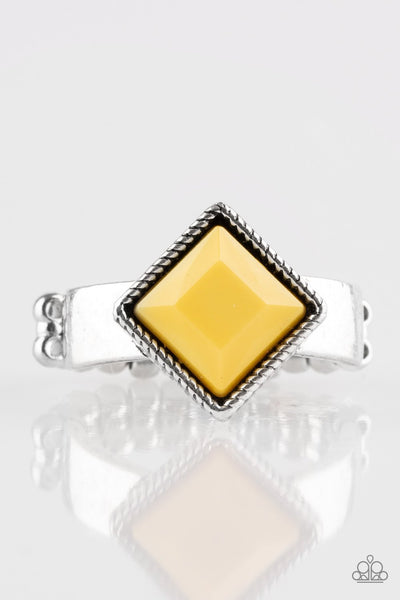 Paparazzi Ring -  Stylishly Fair and Square - Yellow
